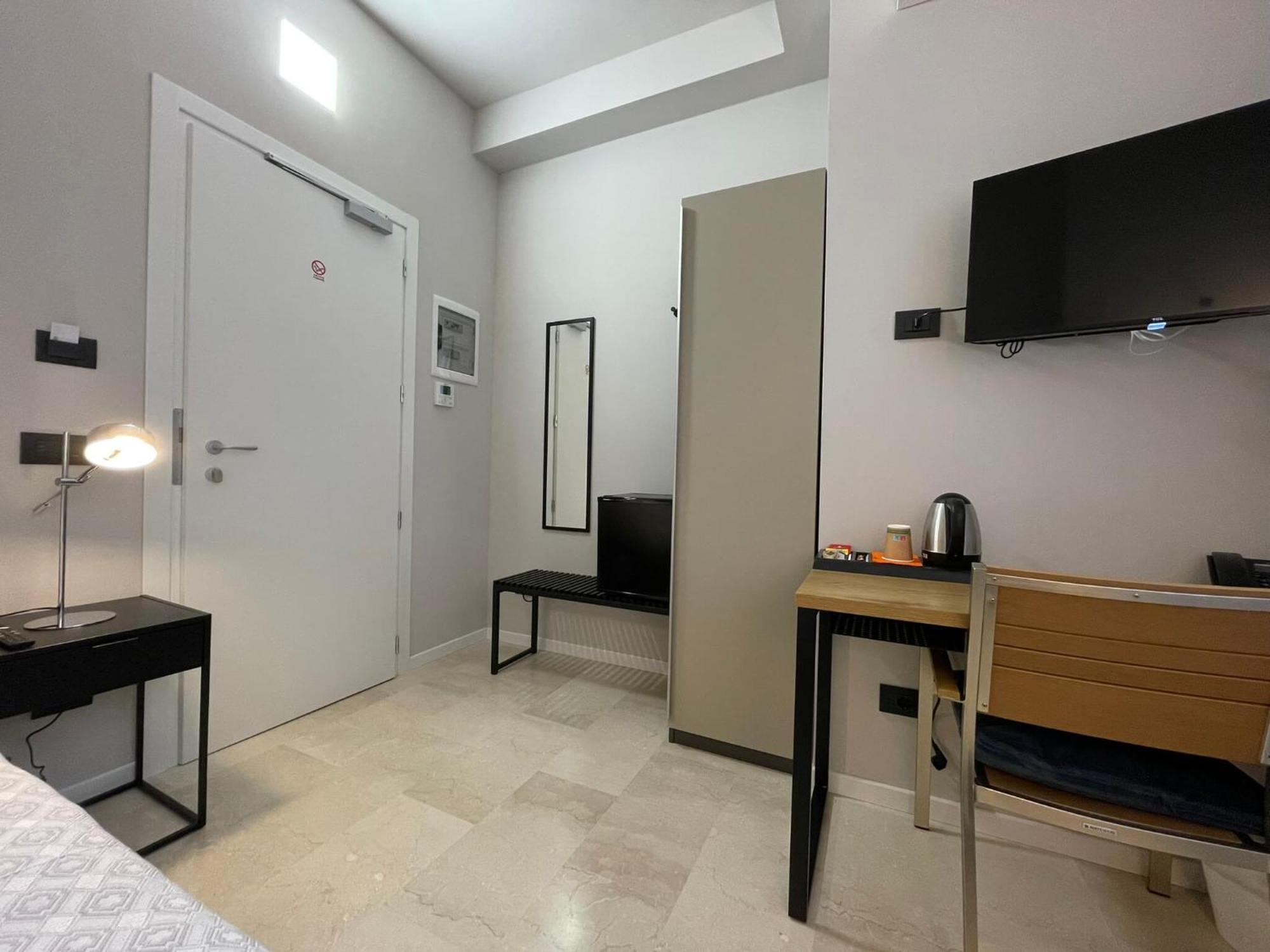 La Galleria Guest house